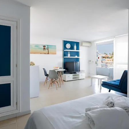 313 Park With Pool And Private Garden Apartmán *